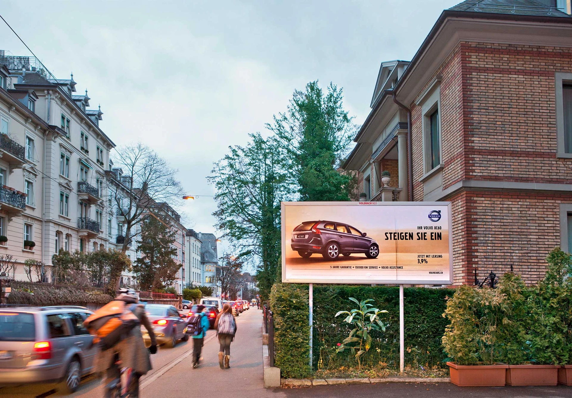 The image shows an analogue advertising space in Zurich