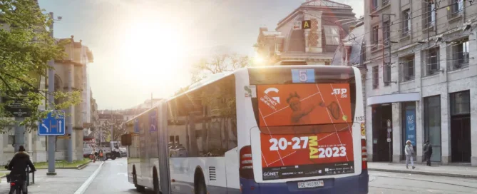 Bus TPG avec publicité