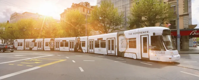 Bus TPG avec publicité