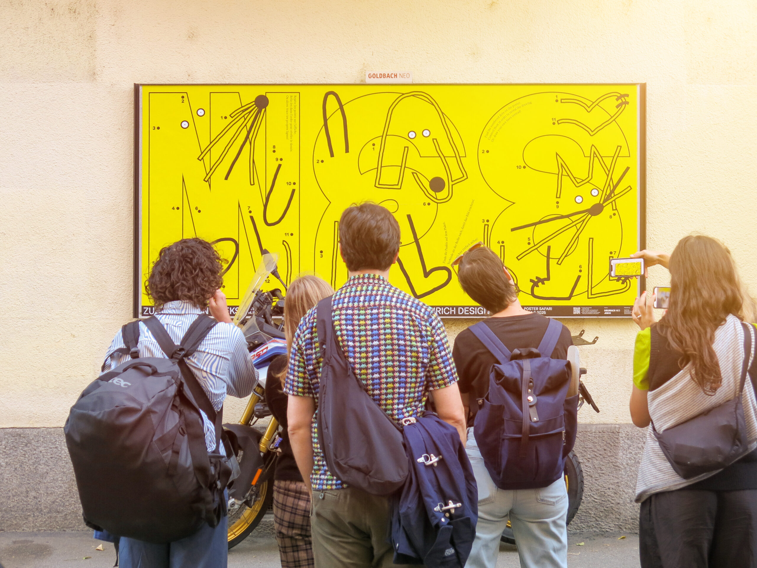 Poster Safari mit Menschen, die das Poster anschauen